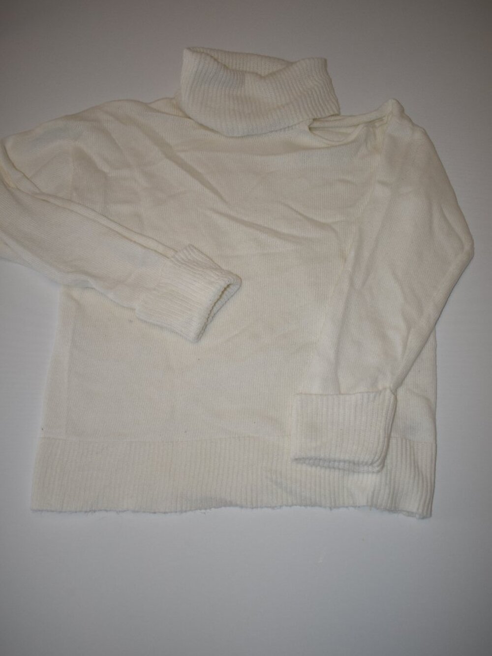 1.STATE Ivory Turtleneck Sweater Women's Medium Soft Knit Classic One Shoulder P